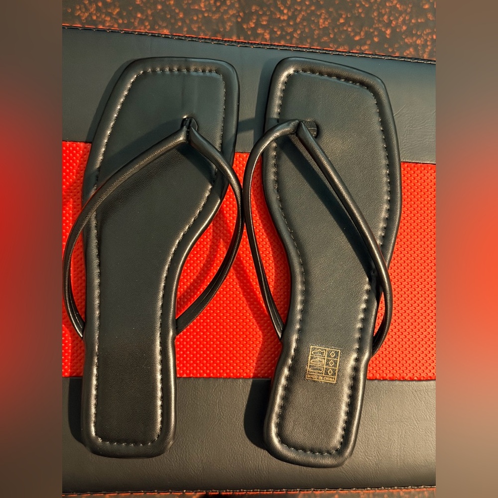 Black Square-Toe Sandals